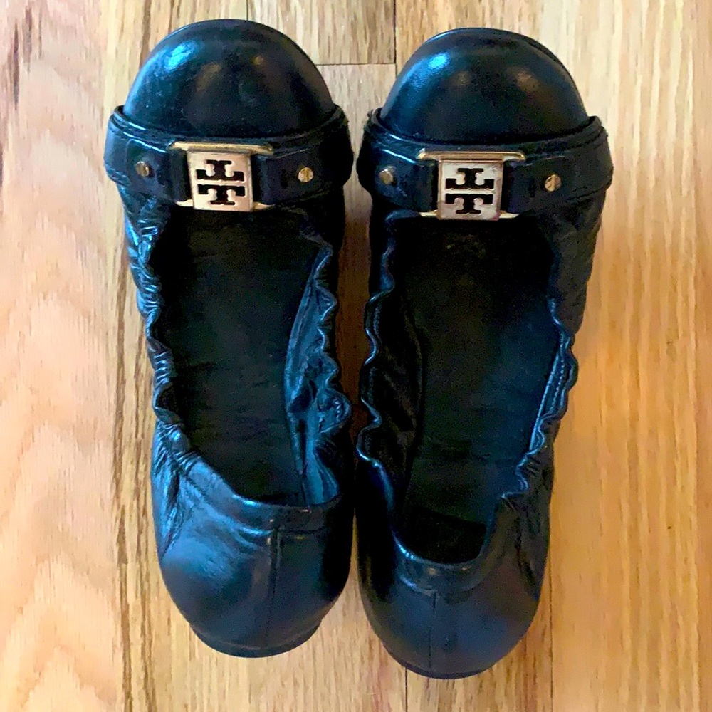Tory Burch 7.5 Flats! 💛🖤